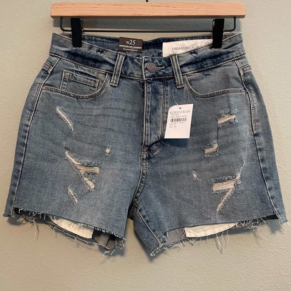 Treasure & Bond High Rise Boyfriend Short in Gravel Medium Foster - Size 25